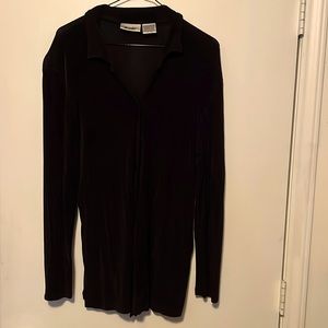 Black Units medium size button up longsleeve shirt, packs, great for travel